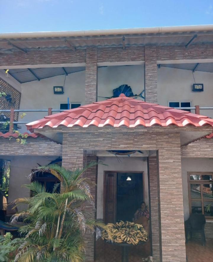 Hotel El Pez Dorado Rio Dulce Bagian luar foto