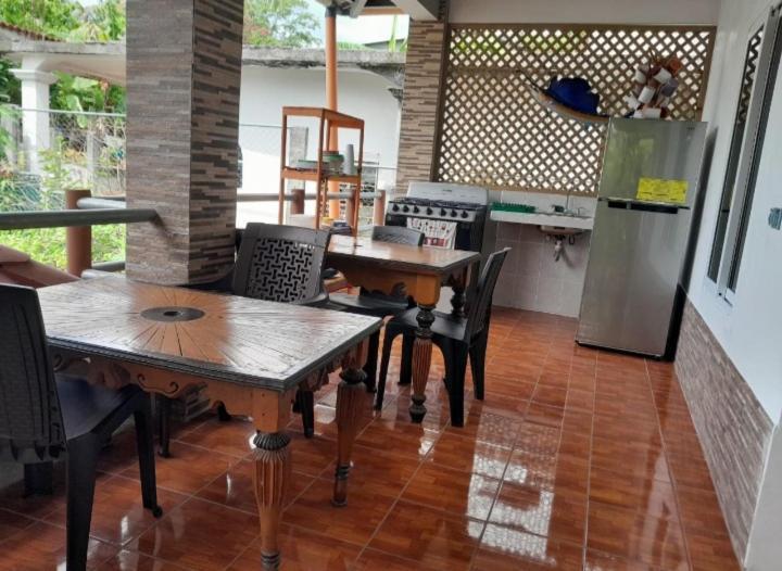 Hotel El Pez Dorado Rio Dulce Bagian luar foto